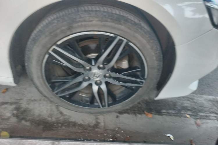 Used Honda Accord 2022 260TURBO Phantom Night · Prestige Edition Right Front Wheel Hub