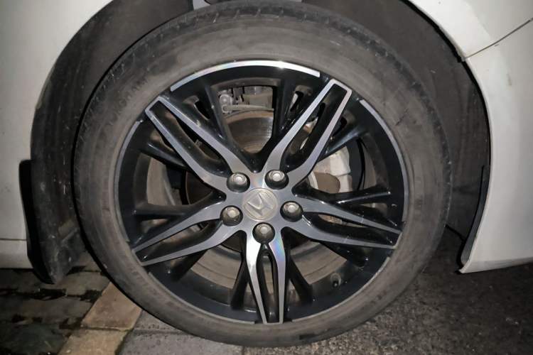 Used Honda Accord 2022 260TURBO Phantom Night · Prestige Edition Right Front Wheel Hub