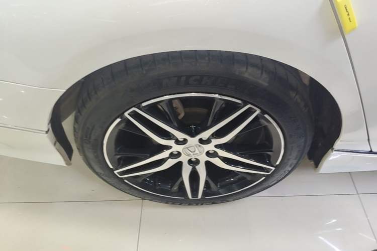 Used Honda Accord 2022 260TURBO Phantom Night · Prestige Edition Right Rear Wheel Hub