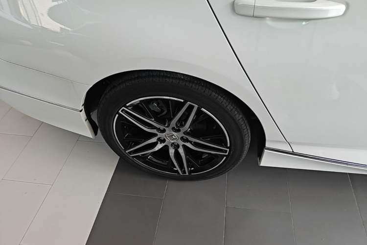 Used Honda Accord 2022 260TURBO Phantom Night · Prestige Edition Right Rear Wheel Hub
