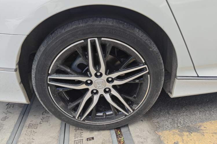 Used Honda Accord 2022 260TURBO Phantom Night · Prestige Edition Right Rear Wheel Hub