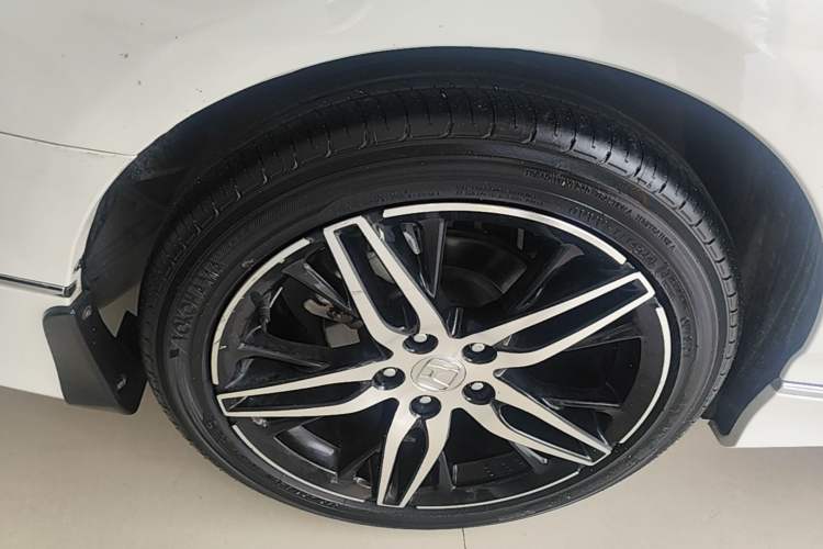 Used Honda Accord 2022 260TURBO Phantom Night · Prestige Edition Right Rear Wheel Hub