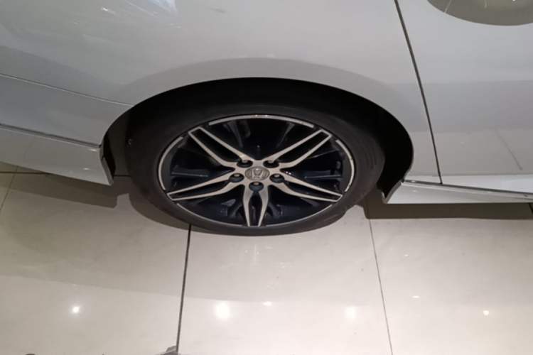 Used Honda Accord 2022 260TURBO Phantom Night · Prestige Edition Right Rear Wheel Hub