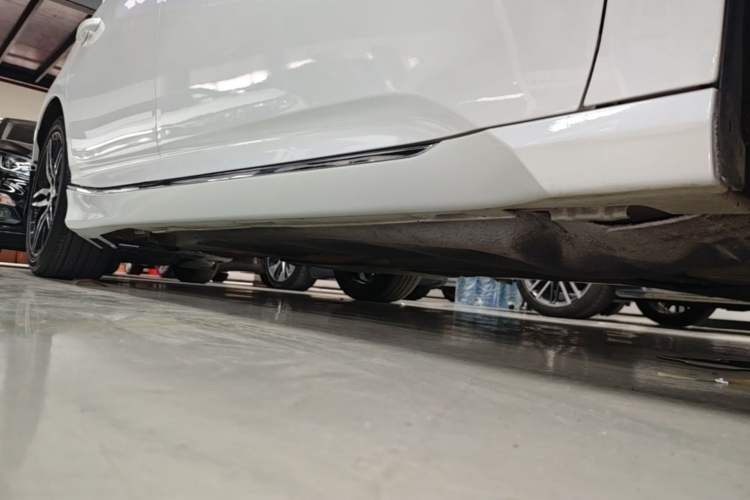 Used Honda Accord 2022 260TURBO Phantom Night · Prestige Edition Right Side Sill