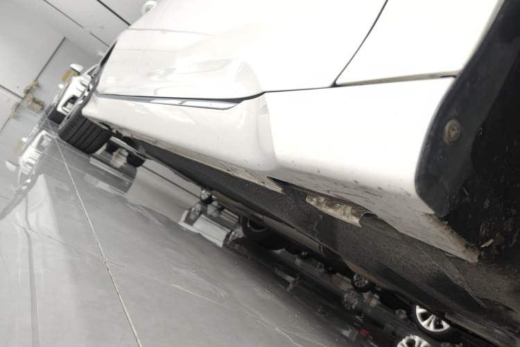 Used Honda Accord 2022 260TURBO Phantom Night · Prestige Edition Right Side Sill