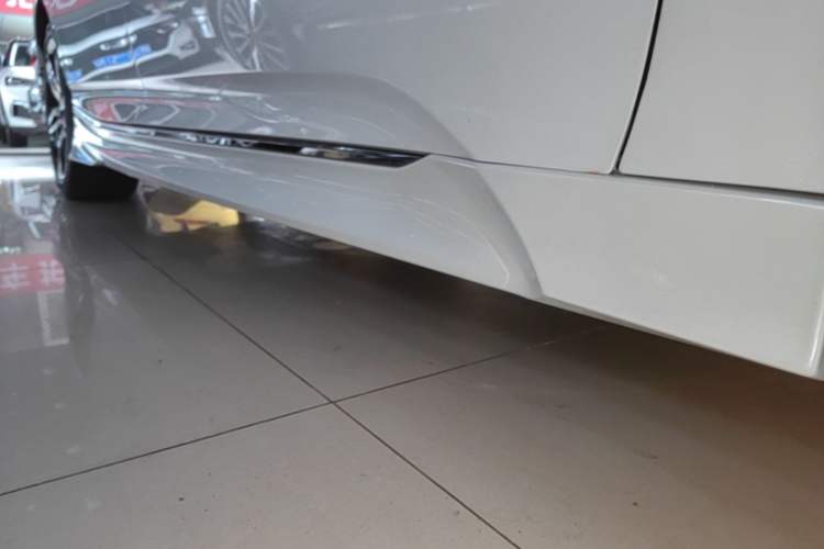 Used Honda Accord 2022 260TURBO Phantom Night · Prestige Edition Right Side Sill