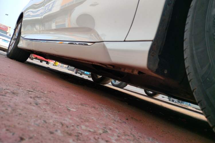 Used Honda Accord 2022 260TURBO Luxury Edition Right Side Sill