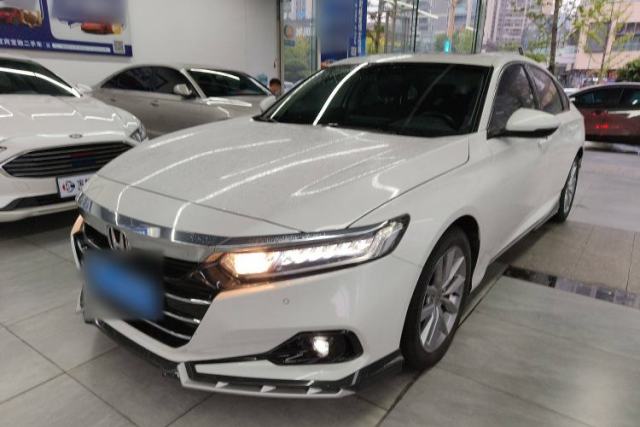 Ojetý Honda Accord 2022 260TURBO Luxury Edition