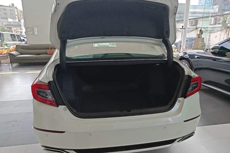 Used Honda Accord 2022 260TURBO Phantom Night · Prestige Edition Trunk