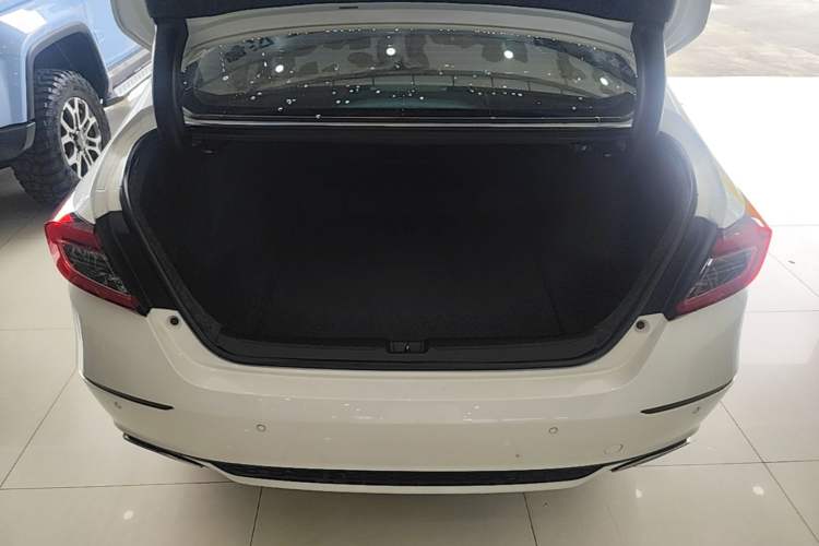 Used Honda Accord 2022 260TURBO Phantom Night · Prestige Edition Trunk