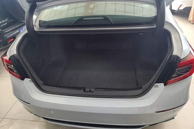 Used Honda Accord 2022 260TURBO Phantom Night · Prestige Edition Trunk