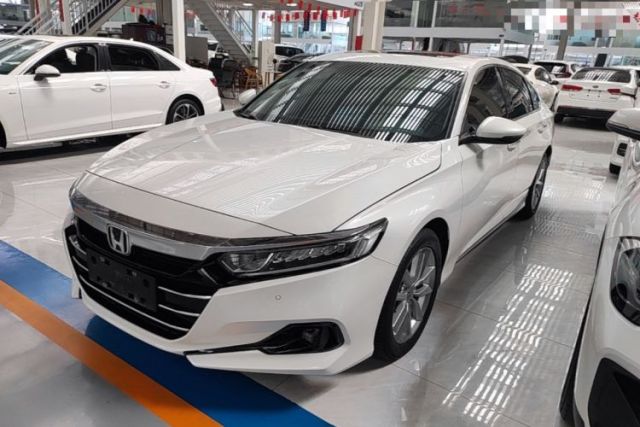 Ojetý Honda Accord 2022 260TURBO Luxury Edition