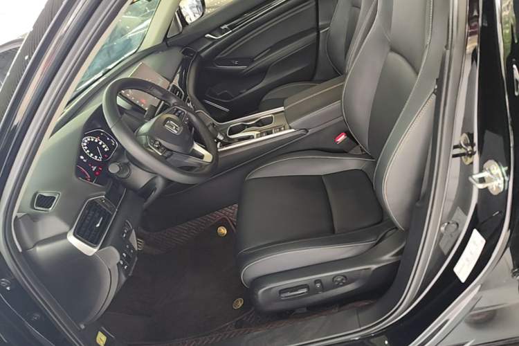 Used Honda Accord 2022 260TURBO Phantom Night · Prestige Edition Left Front Seat