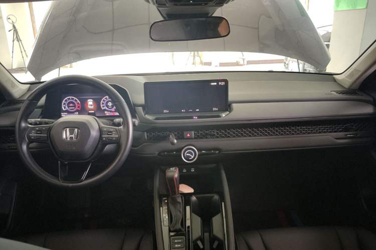 Used Honda Accord 2024 260TURBO Luxury Edition Center Console