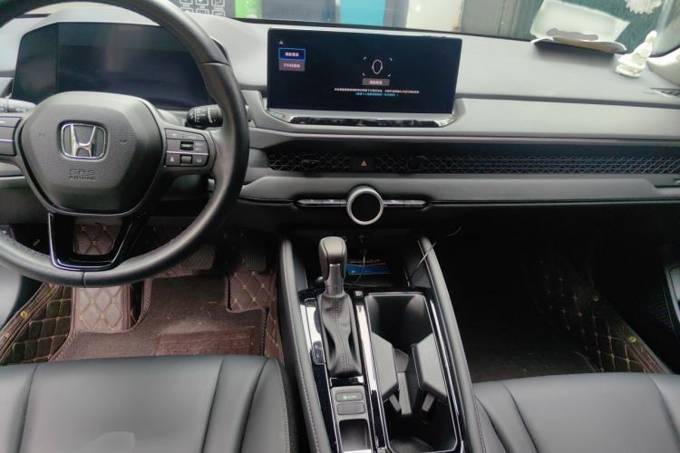 Used Honda Accord 2024 260TURBO Luxury Edition Center Console