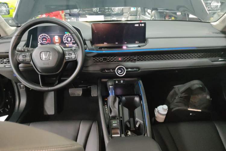 Used Honda Accord 2024 260TURBO Luxury Edition Center Console