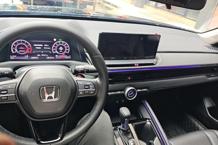 Used Honda Accord 2024 260TURBO Luxury Edition Center Console