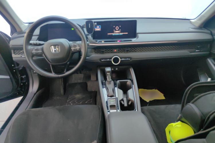 Used Honda Accord 2024 260TURBO Luxury Edition Center Console