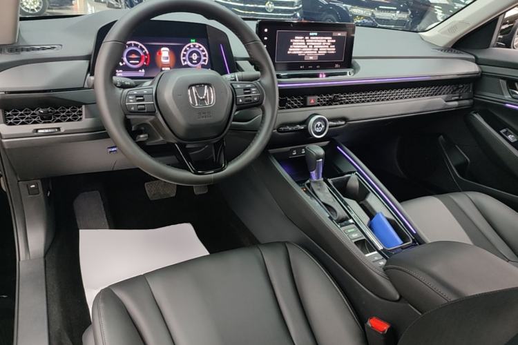 Used Honda Accord 2024 260TURBO Luxury Edition Center Console