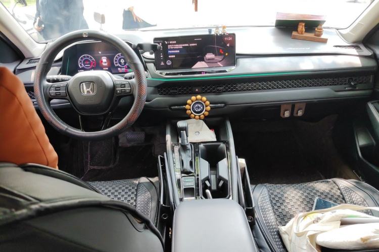 Used Honda Accord 2024 260TURBO Luxury Edition Center Console