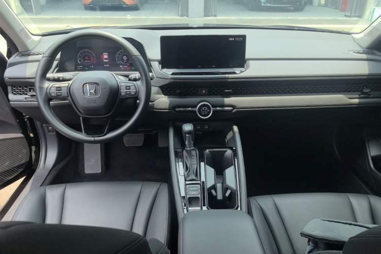 Used Honda Accord 2024 260TURBO Luxury Edition Center Console