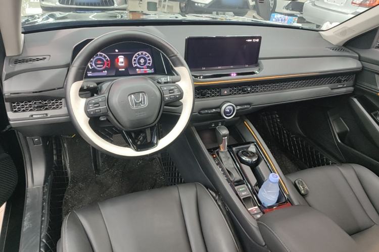 Used Honda Accord 2024 260TURBO Luxury Edition Center Console