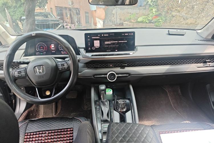 Used Honda Accord 2024 260TURBO Luxury Edition Center Console