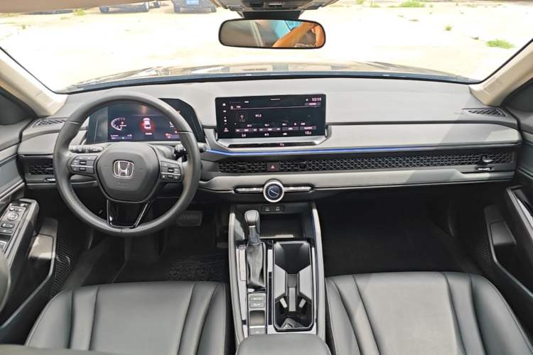 Used Honda Accord 2024 260TURBO Luxury Edition Center Console