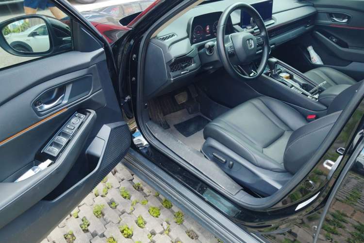 Used Honda Accord 2024 260TURBO Luxury Edition Driver Seat