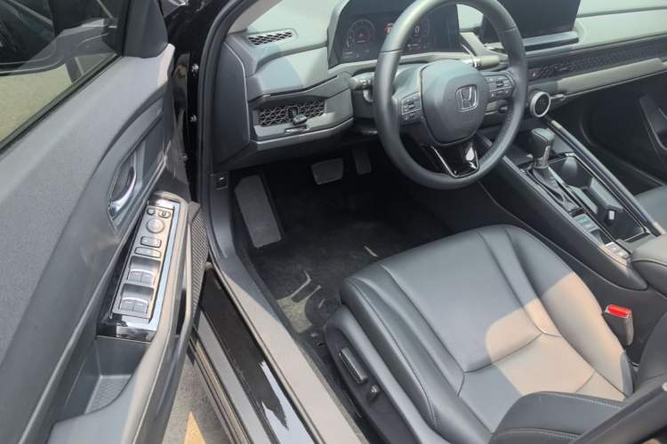Used Honda Accord 2024 260TURBO Luxury Edition Driver Seat