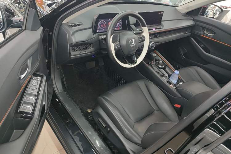 Used Honda Accord 2024 260TURBO Luxury Edition Driver Seat