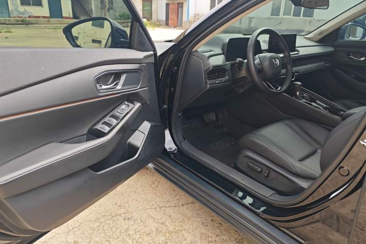 Used Honda Accord 2024 260TURBO Luxury Edition Driver Seat