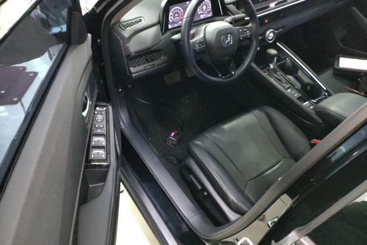 Used Honda Accord 2024 260TURBO Luxury Edition Driver Seat