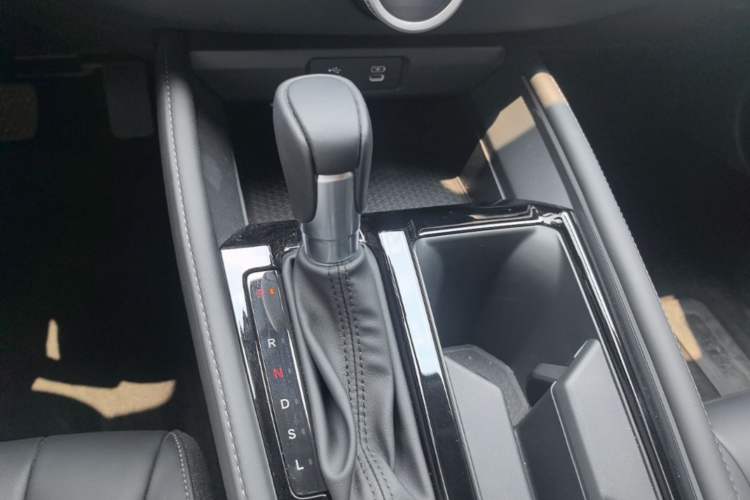 Used Honda Accord 2024 260TURBO Luxury Edition Gear Lever