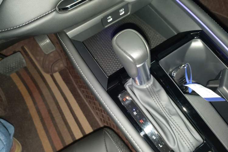 Used Honda Accord 2024 260TURBO Luxury Edition Gear Lever