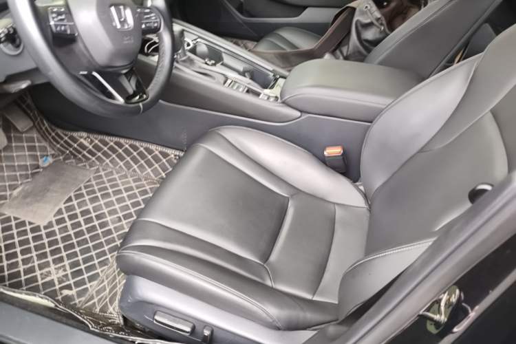 Used Honda Accord 2024 260TURBO Luxury Edition Left Front Seat