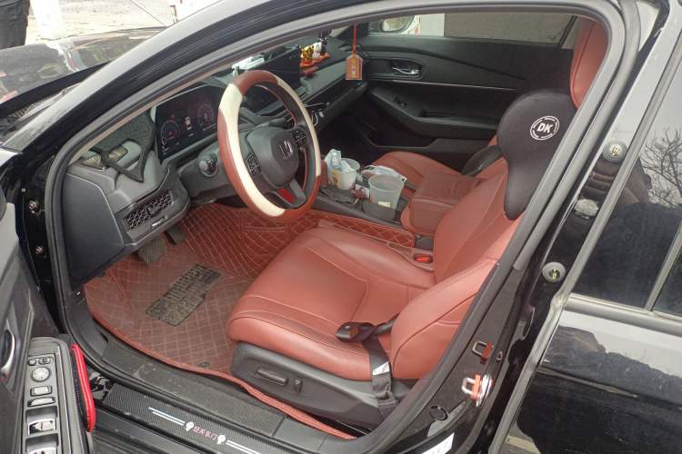 Used Honda Accord 2024 260TURBO Luxury Edition Left Front Seat