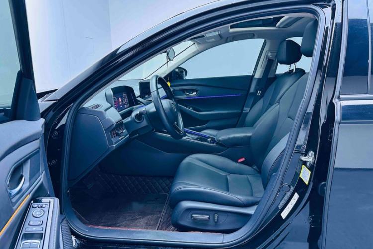 Used Honda Accord 2024 260TURBO Luxury Edition Left Front Seat