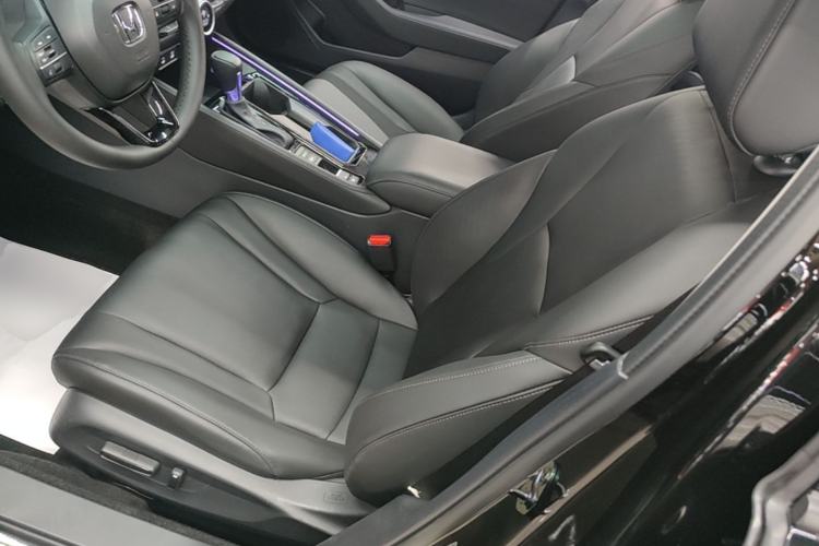 Used Honda Accord 2024 260TURBO Luxury Edition Left Front Seat