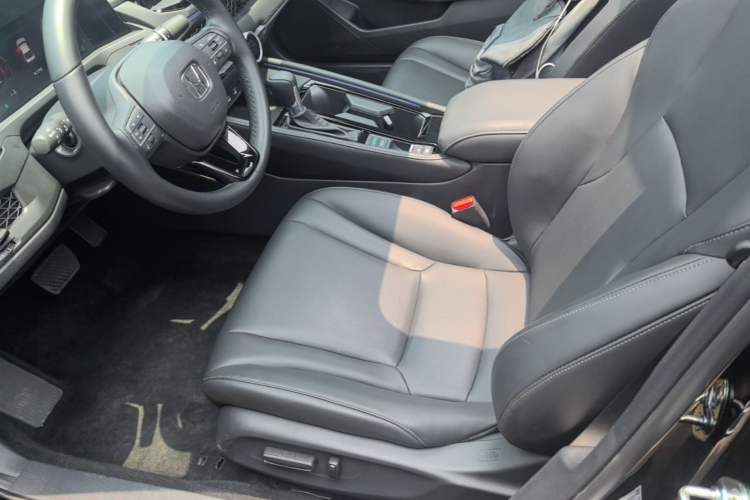 Used Honda Accord 2024 260TURBO Luxury Edition Left Front Seat
