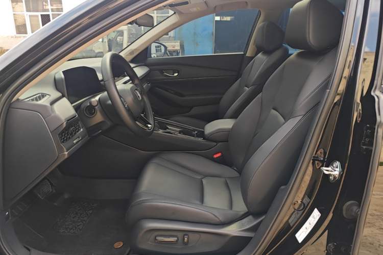 Used Honda Accord 2024 260TURBO Luxury Edition Left Front Seat