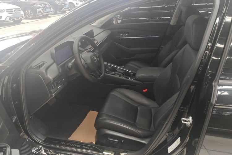 Used Honda Accord 2024 260TURBO Luxury Edition Left Front Seat