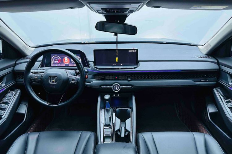Used Honda Accord 2024 260TURBO Luxury Edition Right Front Seat