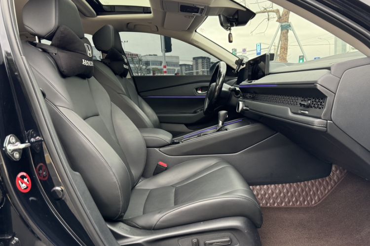 Used Honda Accord 2024 260TURBO Luxury Edition Right Front Seat