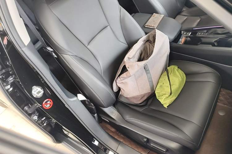 Used Honda Accord 2024 260TURBO Luxury Edition Right Front Seat