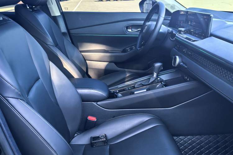 Used Honda Accord 2024 260TURBO Luxury Edition Right Front Seat