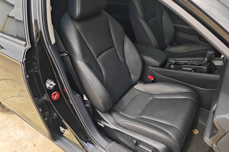 Used Honda Accord 2024 260TURBO Luxury Edition Right Front Seat