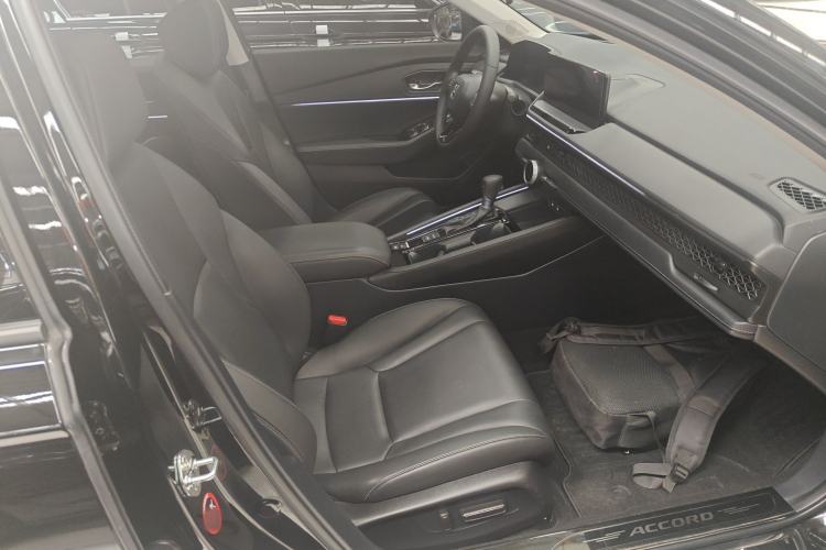 Used Honda Accord 2024 260TURBO Luxury Edition Right Front Seat