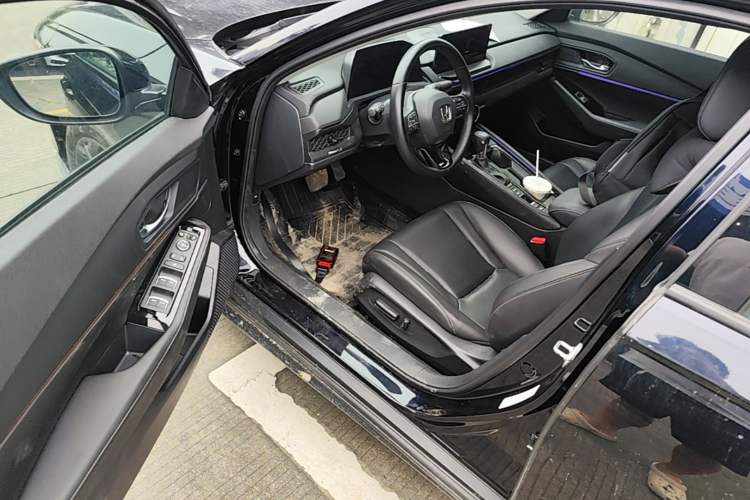 Used Honda Accord 2024 260TURBO Luxury Edition Driver Seat