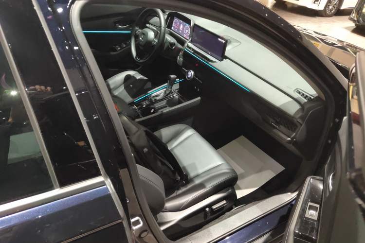 Used Honda Accord 2024 260TURBO Luxury Edition Right Front Seat